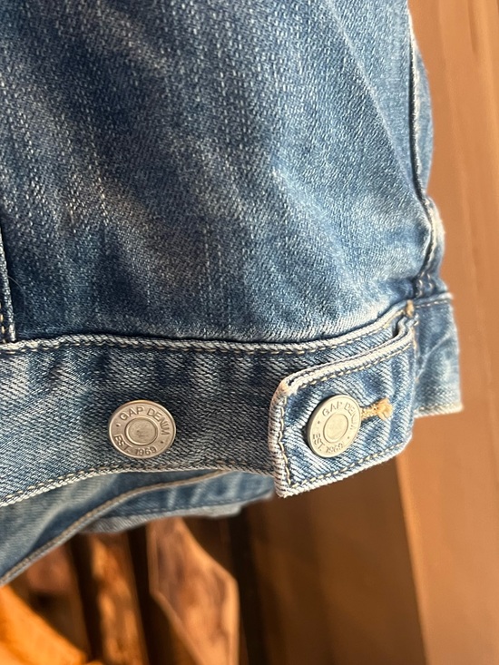 GAP Women's Washed Spring Blue Denim Jacket Size Large - Picture 4 of 4